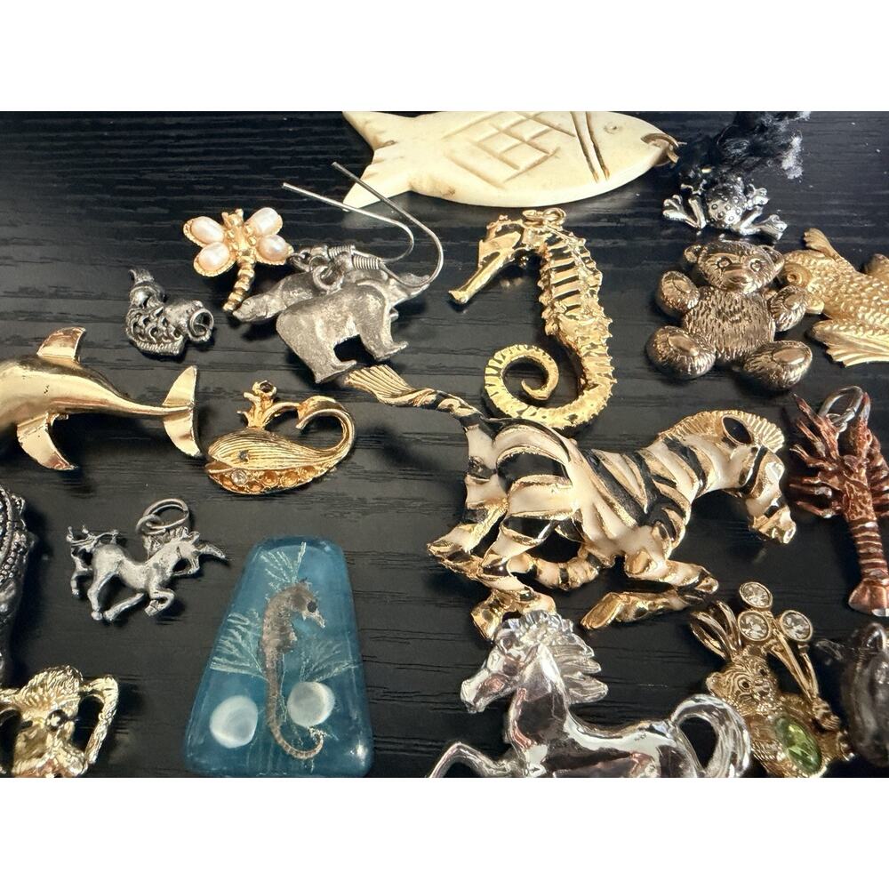 Animal Jewelry Lot Wearable & Broken Great For Crafts & Repurposing. New & Vint - Picture 4 of 4